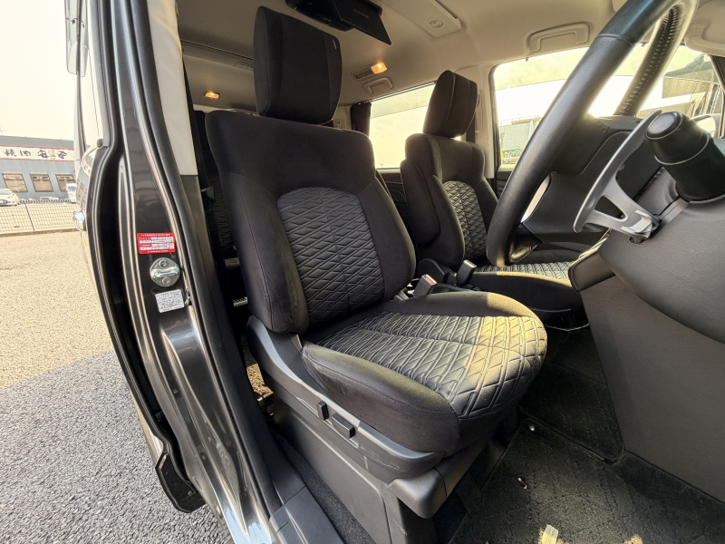 三菱 デリカD:5 中古車