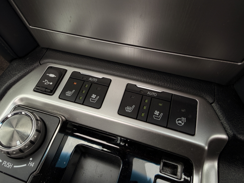 トヨタ ランドクルーザー 中古車