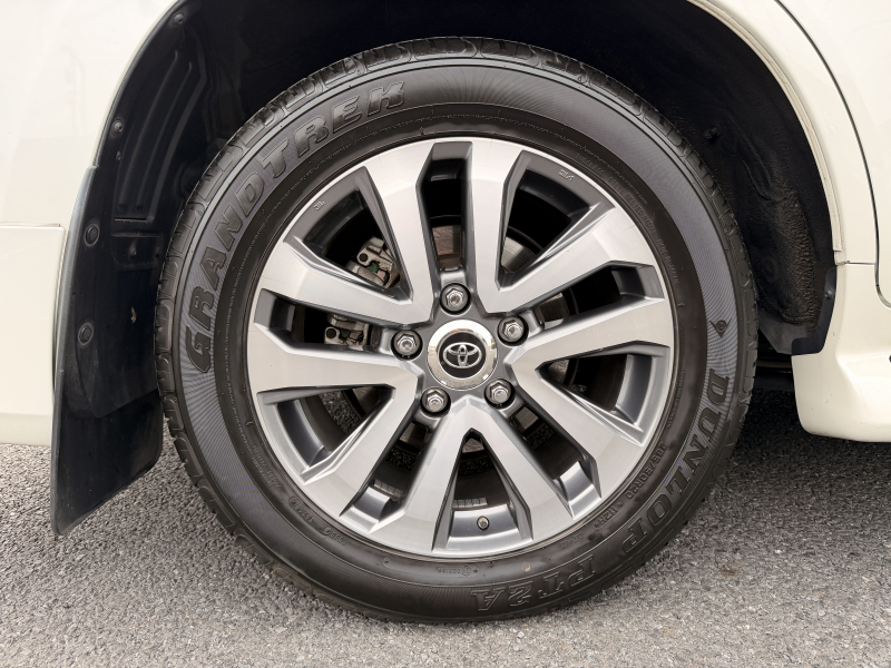 トヨタ ランドクルーザー 中古車