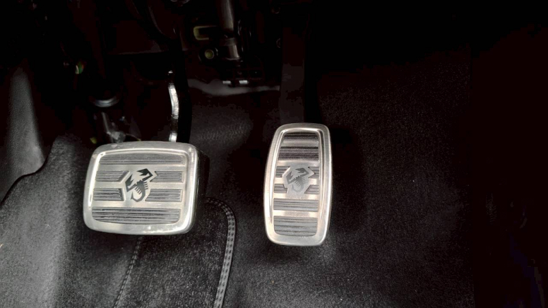 アバルト 500e 中古車