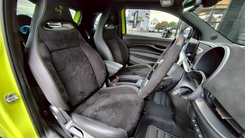 アバルト 500e 中古車