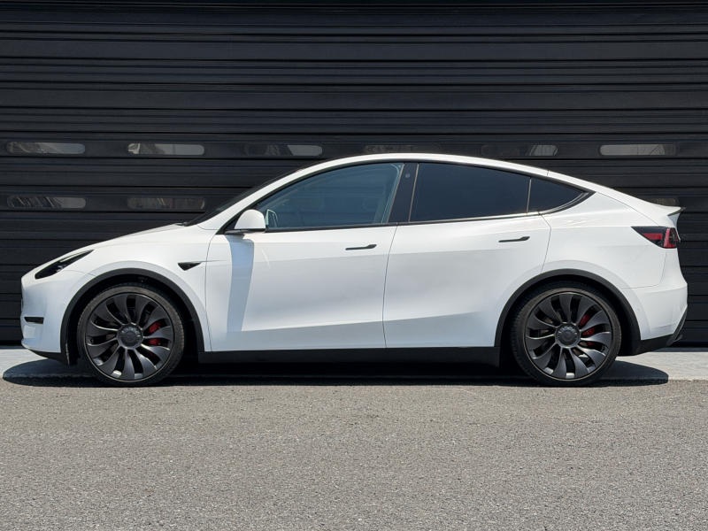 テスラ モデルY 中古車
