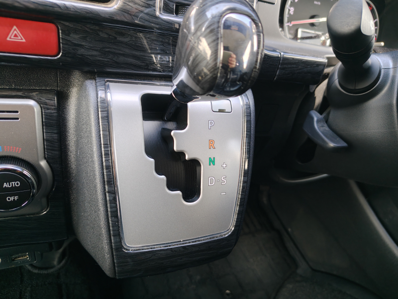 トヨタ ハイエース 中古車