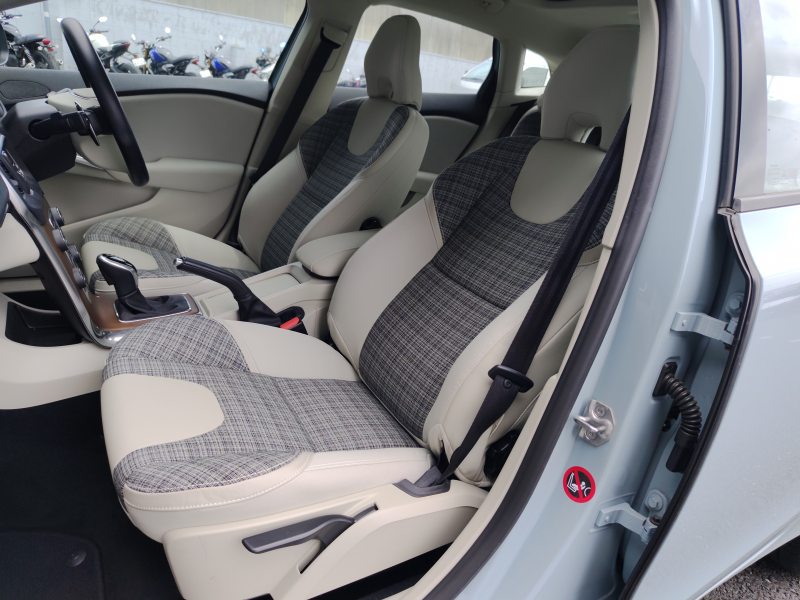 ボルボ V40 中古車