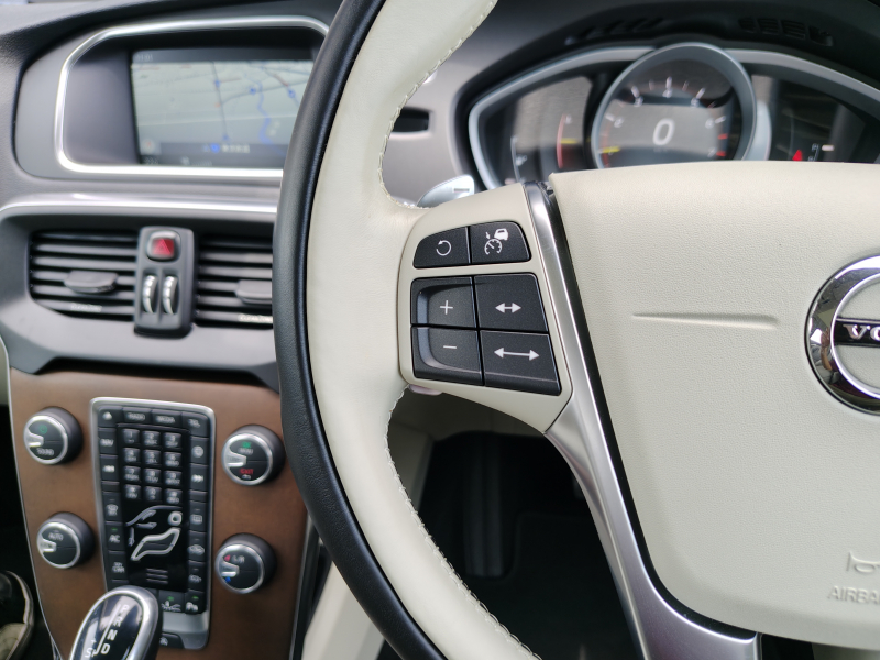 ボルボ V40 中古車