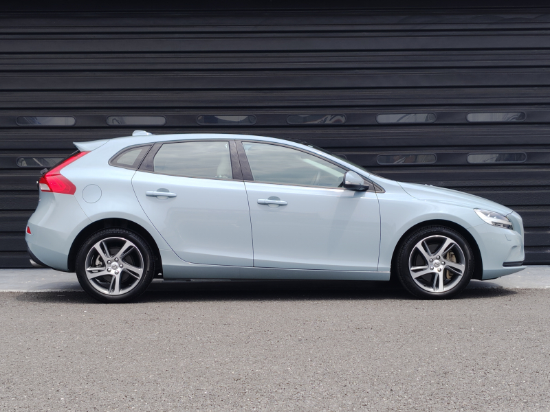 ボルボ V40 中古車