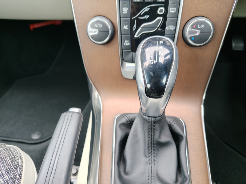 ボルボ V40 中古車