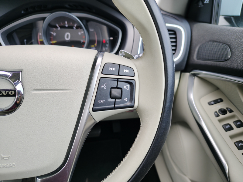 ボルボ V40 中古車