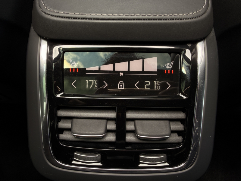 ボルボ XC90 中古車