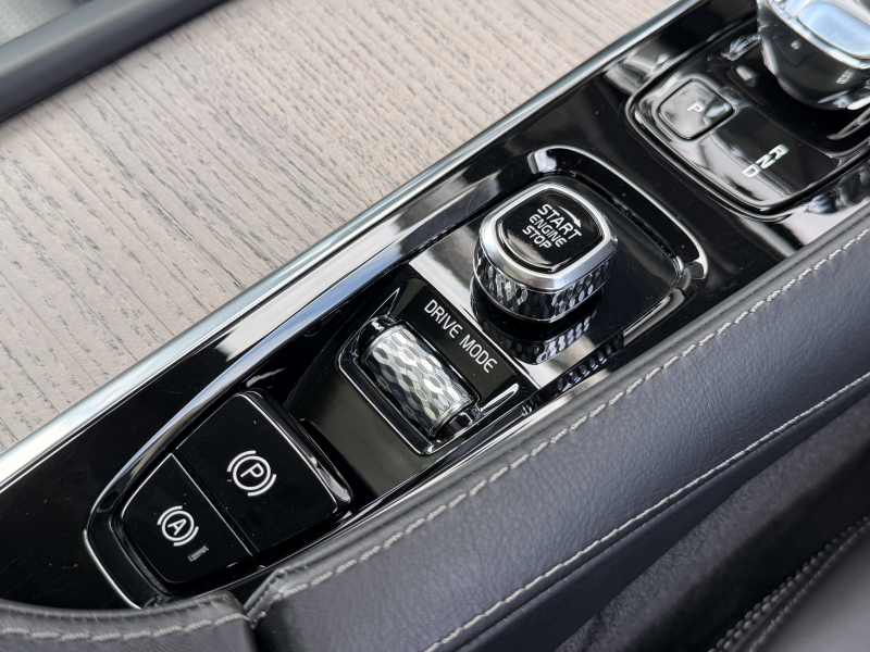ボルボ XC90 中古車