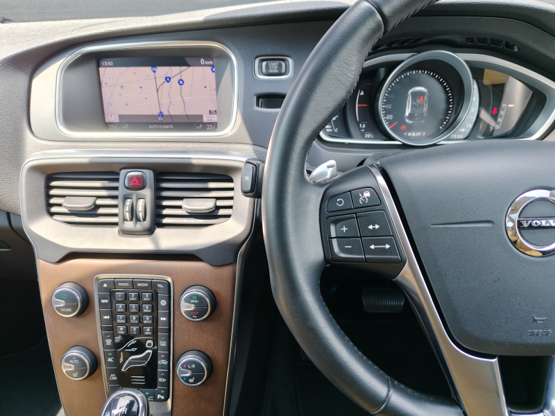 ボルボ V40 中古車
