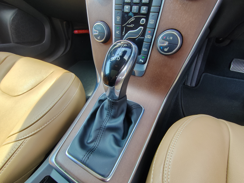 ボルボ V40 中古車