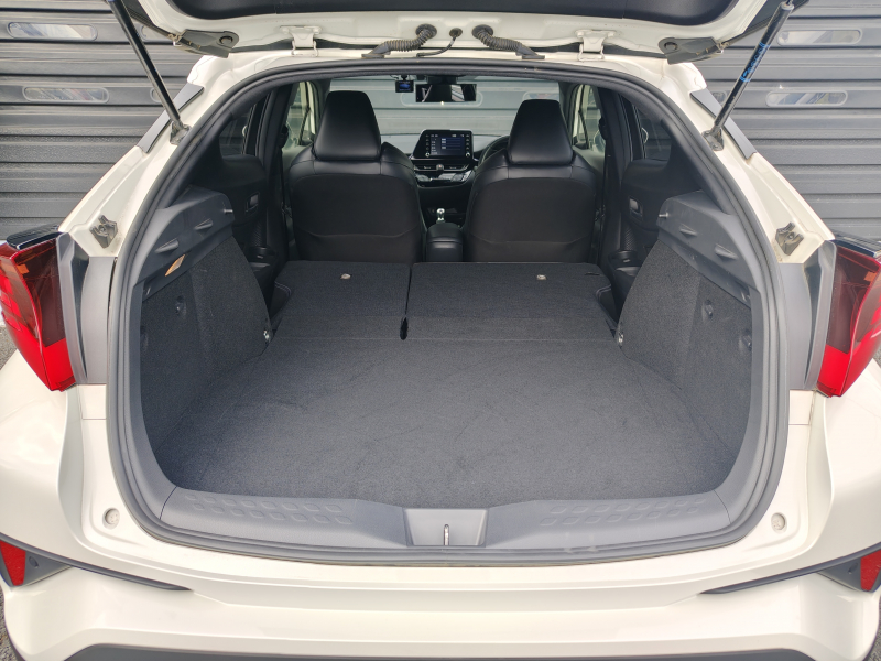 トヨタ C-HR 中古車
