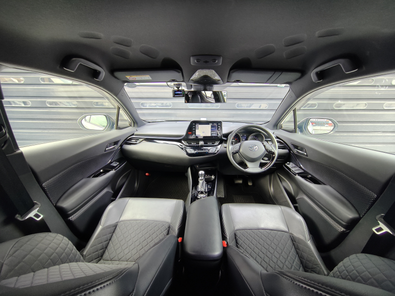 トヨタ C-HR 中古車