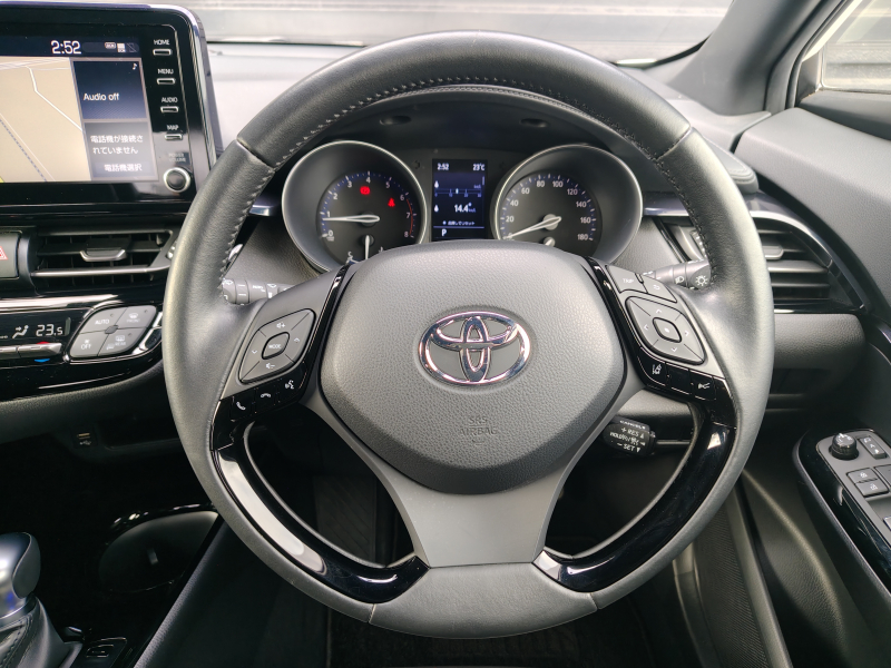 トヨタ C-HR 中古車