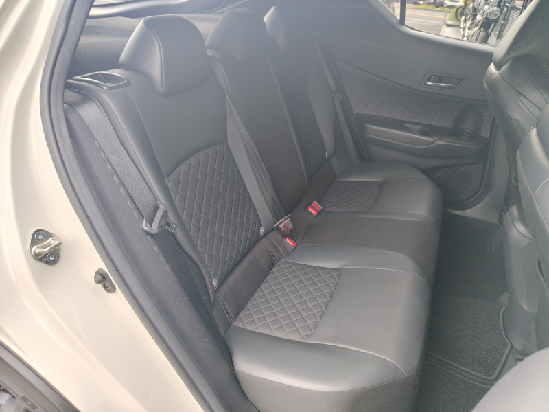 トヨタ C-HR 中古車