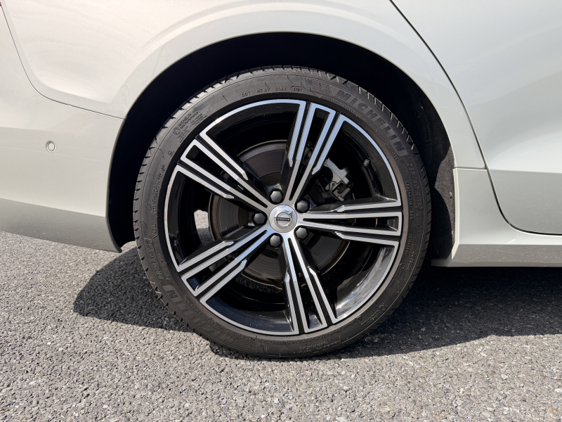 ボルボ V60 中古車