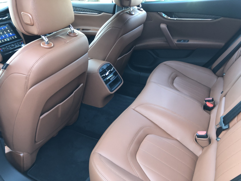 マセラティ クアトロポルテ 中古車