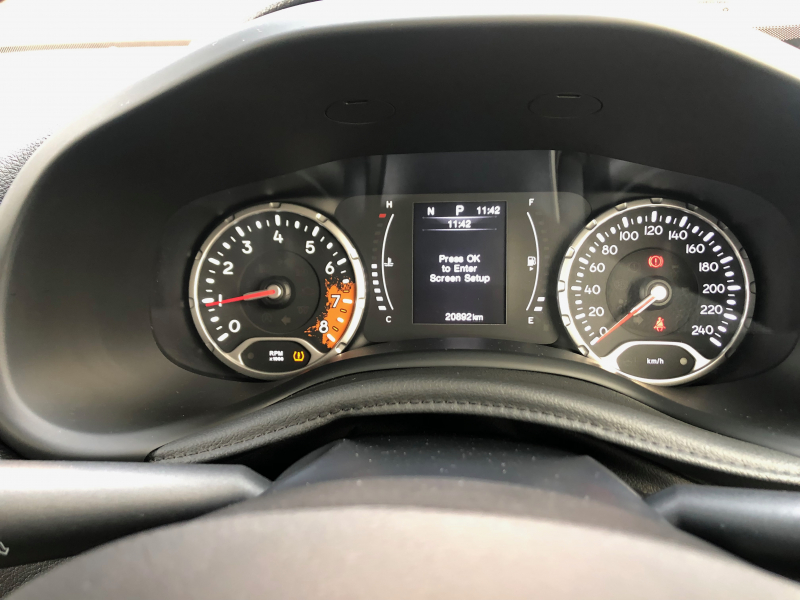ジープ レネゲード 中古車