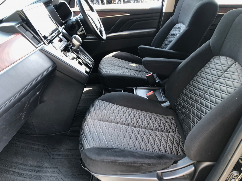 三菱 デリカD:5 中古車