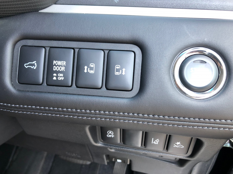 三菱 デリカD:5 中古車