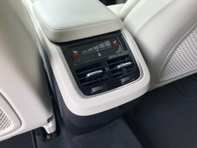 ボルボ XC60 中古車