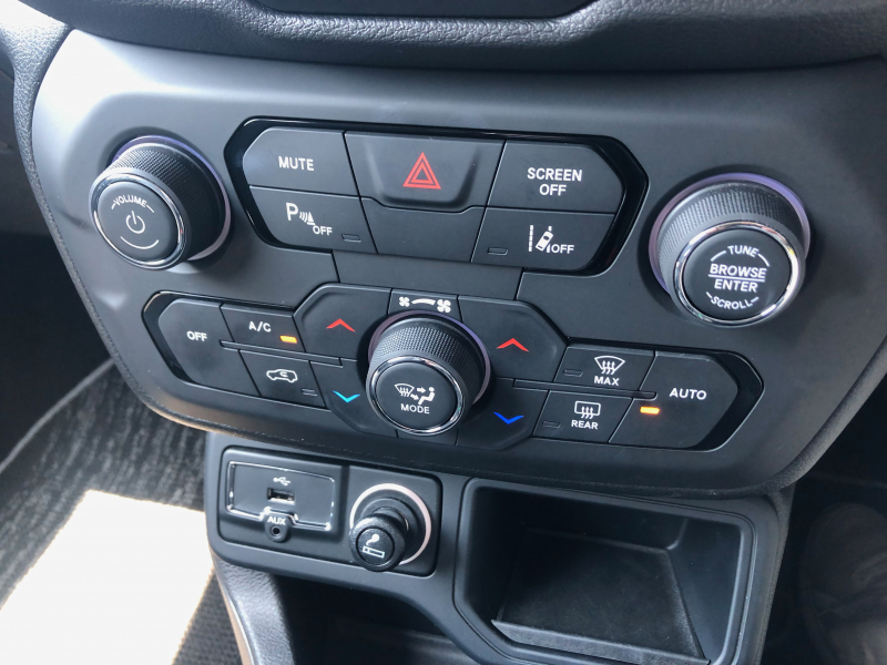 ジープ レネゲード 中古車