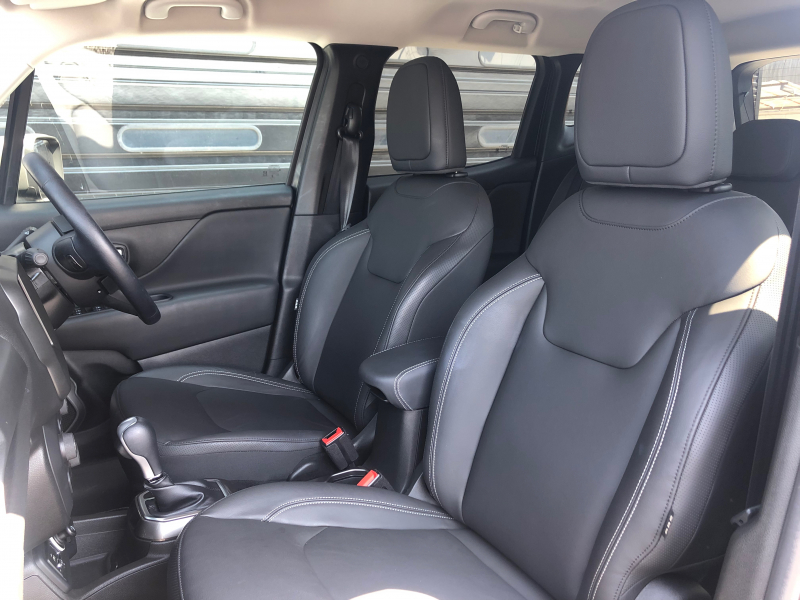 ジープ レネゲード 中古車