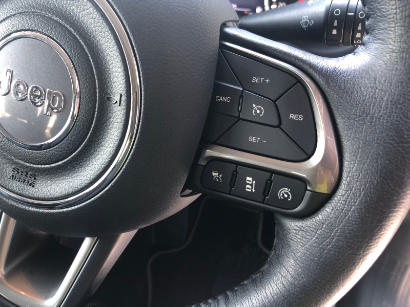 ジープ レネゲード 中古車