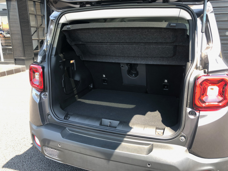 ジープ レネゲード 中古車