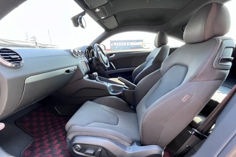 アウディ TTクーペ 中古車