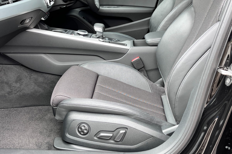 アウディ A4アバント 中古車