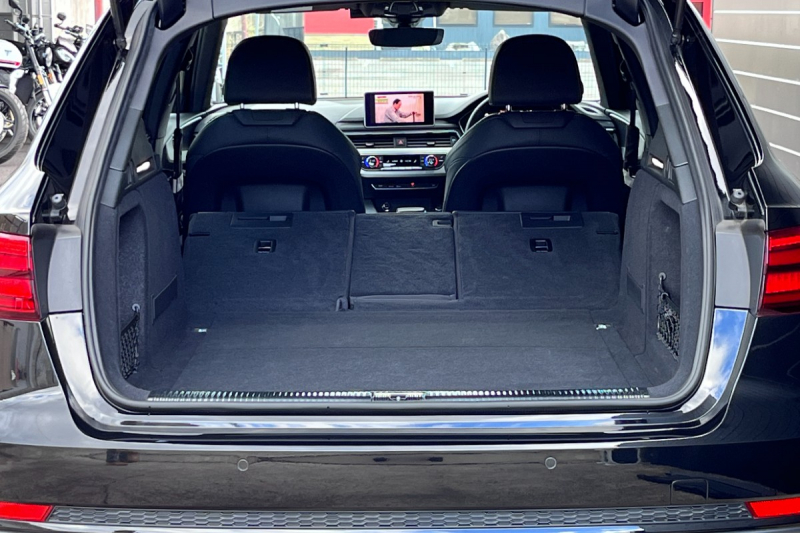 アウディ A4アバント 中古車