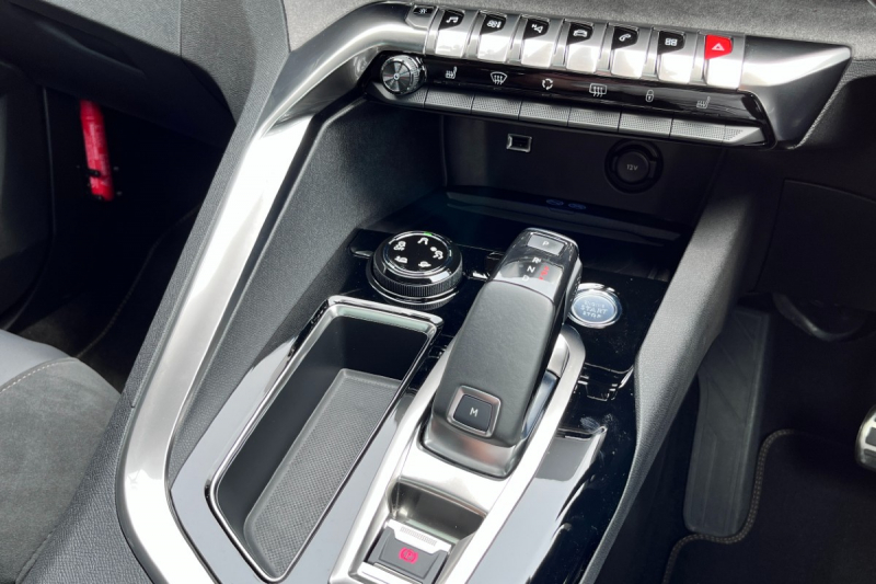 プジョー 3008 中古車