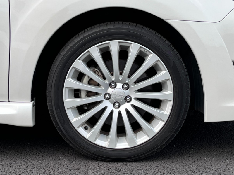 スバル レガシィ4WD/B4 中古車