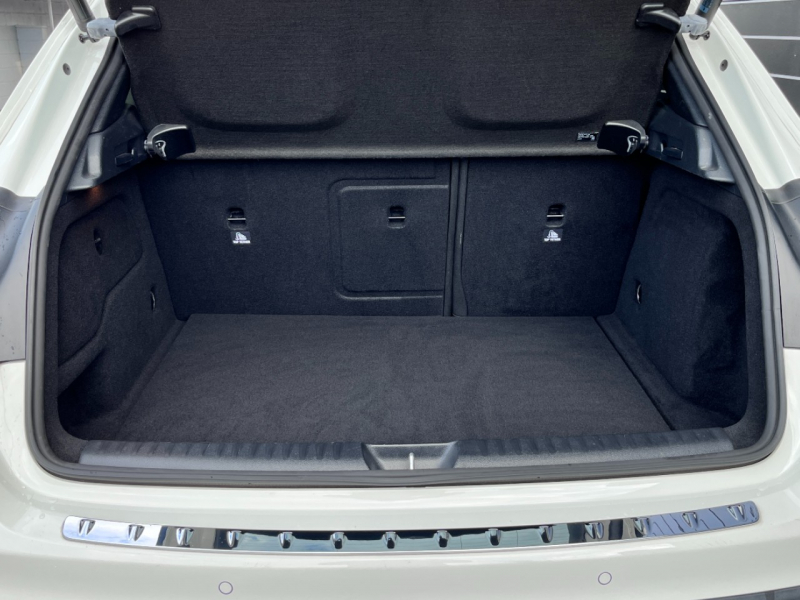 メルセデスベンツ GLA 中古車