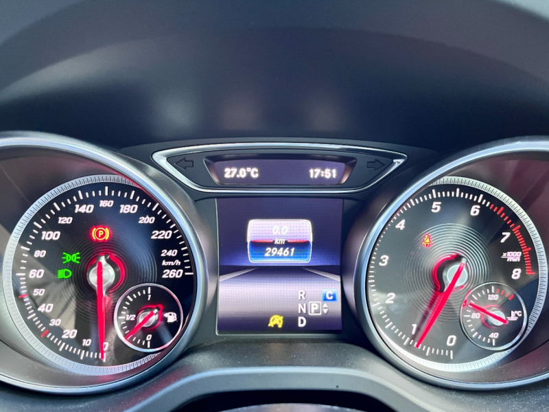 メルセデスベンツ GLA 中古車