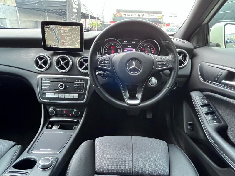 メルセデスベンツ GLA 中古車