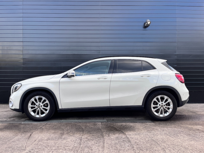 メルセデスベンツ GLA 中古車