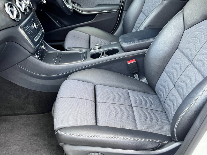 メルセデスベンツ GLA 中古車