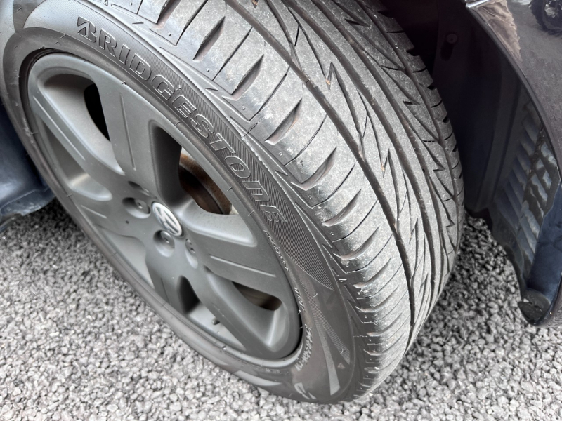 フォルクスワーゲン ニュービートル 中古車