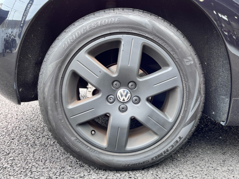 フォルクスワーゲン ニュービートル 中古車