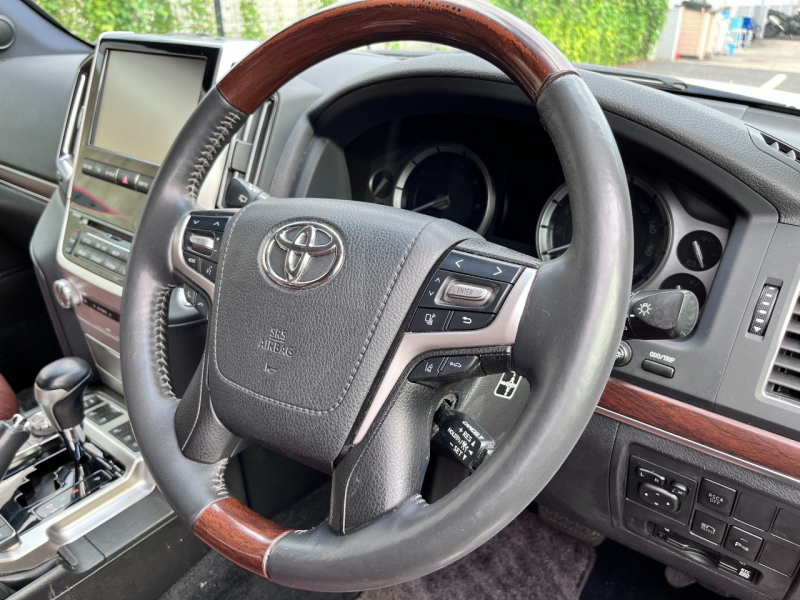 トヨタ ランドクルーザー 中古車
