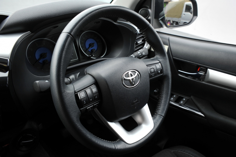 トヨタ ハイラックス 中古車