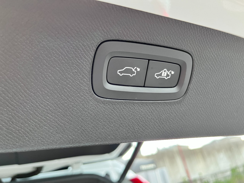 ボルボ XC90 中古車