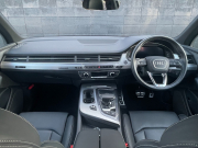 アウディ Q7 中古車