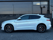 アルファロメオ ステルヴィオ 中古車