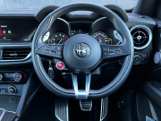 アルファロメオ ステルヴィオ 中古車