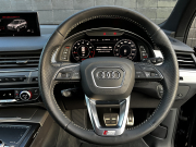 アウディ Q7 中古車