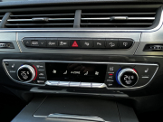 アウディ Q7 中古車